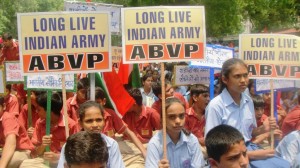 New Delhi: Thousands of students participated in a rally organised by ABVP to salute Indian Army on its brave rescue operation in Uttarakhand flood hit zones.