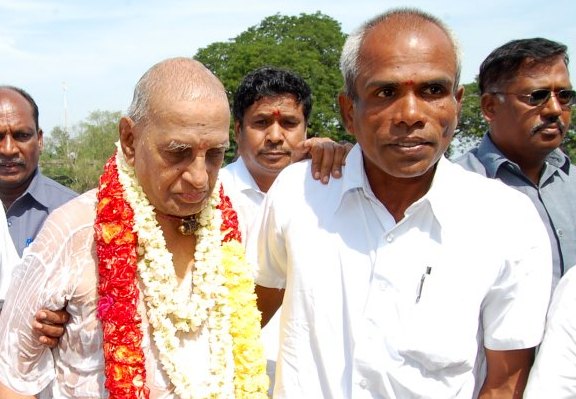                                           Sri Vellaiyappan (right) with Sri Ramagopalan 