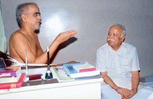 RSS Sarsanghchalak Mohan Bhagwat met Jain guru Poojaneeya Sri Tarun Sagar of the Digambar sect in Jaipur, Rajasthan.