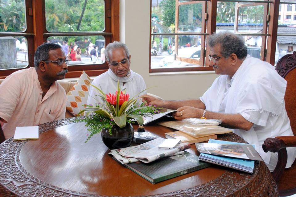 VHP Karnataka's Gopal, VHP International General Secretary Champat Roy met and discussed Dr Veerendra Heggade at Dharmasthala near Mangalore, on Aug 10, 2014