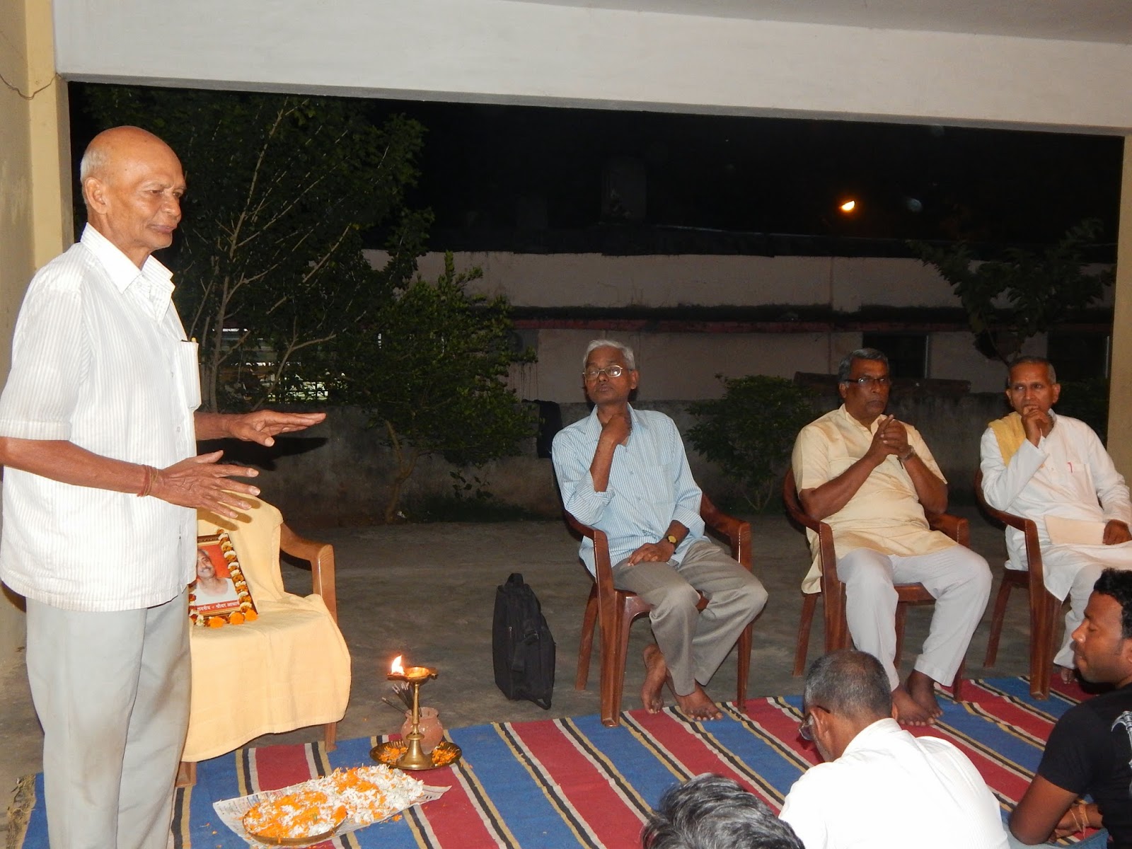 V Bhagaiah. Akhil Bharatiya Bouddhik Pramukh, (sat in extreme right) attended condolence meet