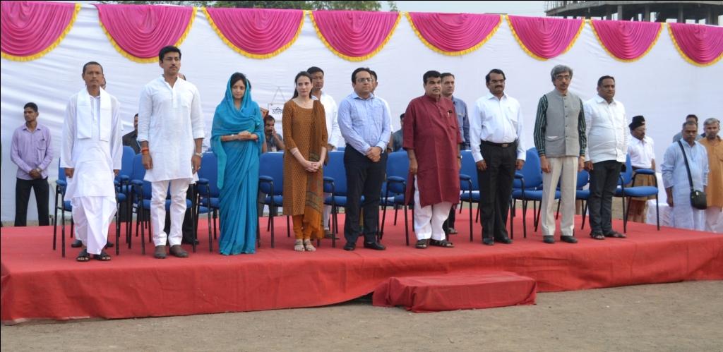Laisemba Sanachauba, Maharaj of Manipur, Olympic Medalist Rajyavardhan Sing Rathore, Minister Nitin Gadkari, Scientist Dr Mylaswami Annadorai and other guests at the Valedictory Ceremony