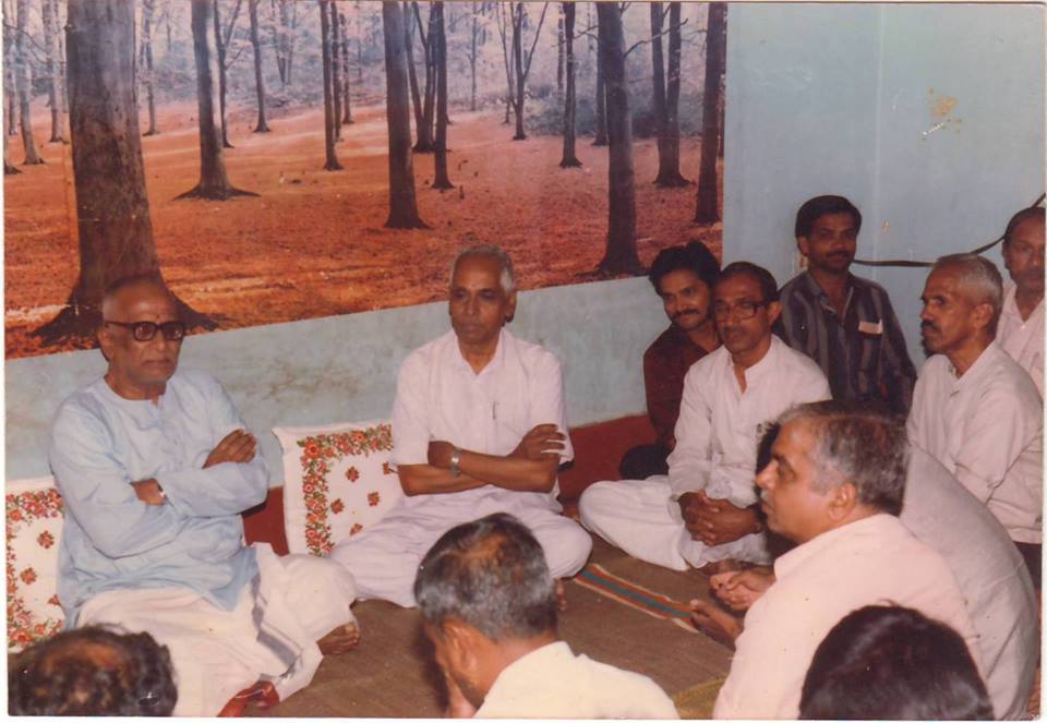Na Krishnappa Chandrashekar Bhandari Nagabhushan at an event