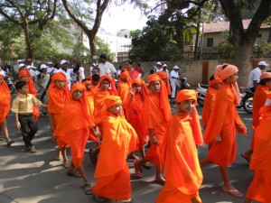 Children dressed as Swami Vivekananda