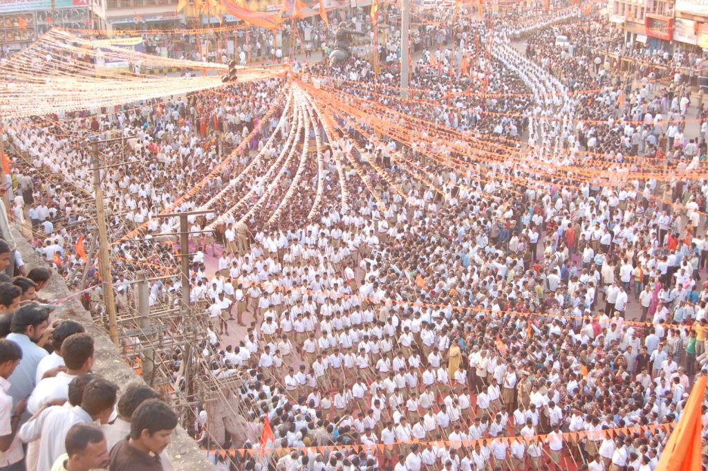 Hubli Bathed in Saffron; Overwhelming Response for Patha Sanchalan from Citizens